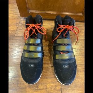 Mens Adidas sneakers. Size 16